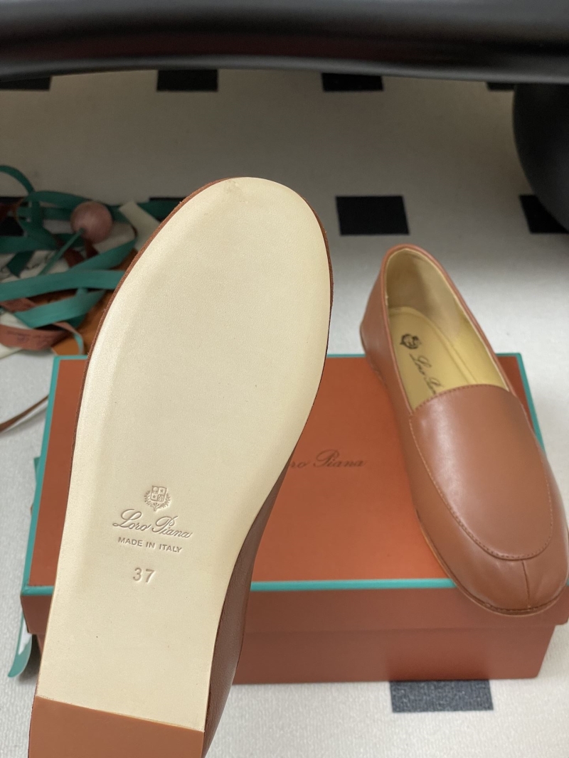 L0r0 P1ana loafers
